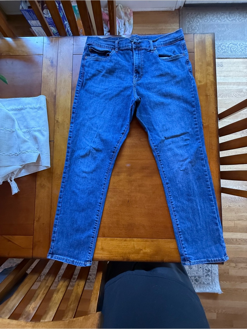 Lucky Brand Men’s 410 Athletic Cut Jeans 36x32